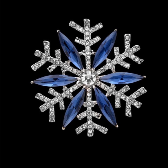 Rhinestone Snowflake Brooch Autum Winter Design - Picture 2 of 4